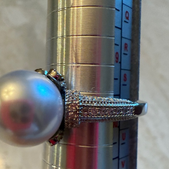Elegant Fashion Silver Pearl Ring size 10 - Picture 3 of 7